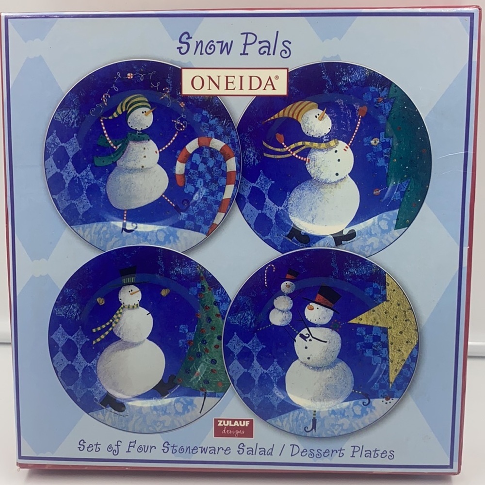 Oneida Snow Pals Salad/Dessert Plates Set Of 4 Microwave & Dishwasher Safe 8.25"